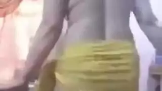 فتيات عاهرات عاريات بالكامل في بيت دعارة