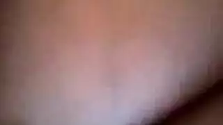 فرج امرأة ناضج يتم تحفيزه بعمق بواسطة شاب مثير