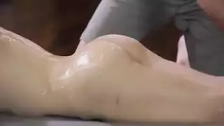 مساج نوري وجلسة جماع فموي عميق مع اليكس