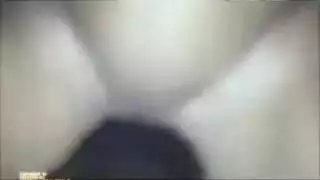 تتعرض للجماع في الوجه ثم تأخذ ذلك الوحش الأسود عميقاً في فرجها