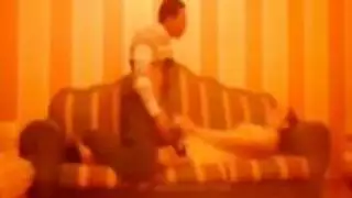 لقاء سائق الحافلة يتحول إلى فضيحة إباحية علنية