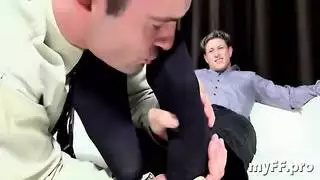 تصوير قدميها قبل المقابلة مقطع بورن