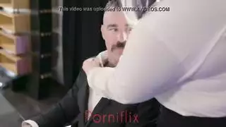 أسرار التقبيل تطلق العنان لنجوم الإباحية بداخلنا