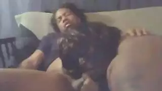 بي بي سي يمارس الجنس مع جميلة سمراء وينتهي بإنزال على الوجه