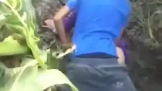 إكس إكس إكس علني: مصرية محجبة تئن خلال سكس عنيف