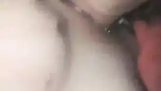 ثديين عملاقين وحفلة مص يائسة مليئة باللعاب