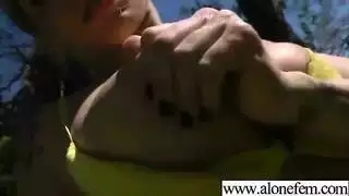 تقبيل ونكاح صعب: عاهرتان وفحل في مشهد إكس إكس إكس
