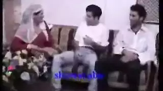 ثلاث عاهرات وقضيب واحد كبير