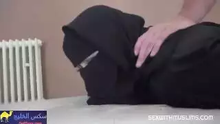 سكس صريح: نيك منقبة مقابل دهان المنزل